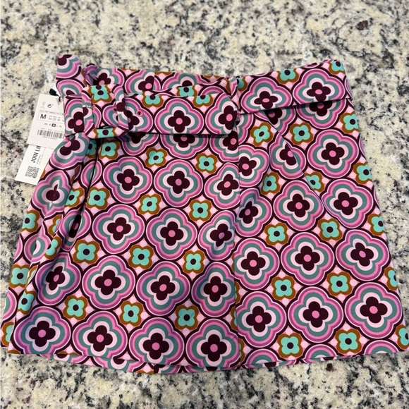 SOLD - NWT Zara Floral Skirt - Picture 2 of 5